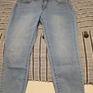 Wonderly Light Blue Denim Cropped Jeans Size 10